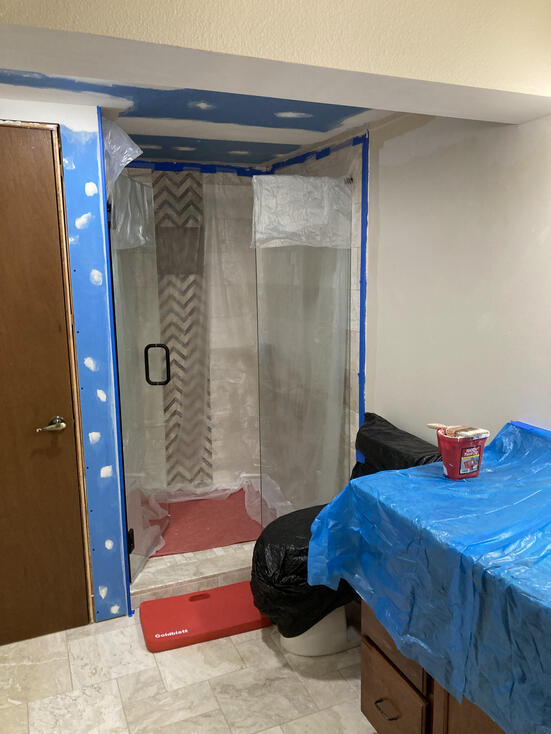 Finishing the drywall ceiling